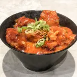 旨辛！からあげチリソース丼（からあげ専門店 鶏っ子）
