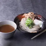 蕎麦屋の牛しぐれ温玉出汁カレーつけ蕎麦(北新地そば蕎斬)