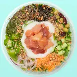 まぐろととろろの腸活サラダボウル（12種野菜とスーパーフードの腸活サラダ SUPER FOOD SALAD TOKYO）