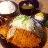 モッツァレラチーズ入り重ねカツ定食(出前屋 博多飯)