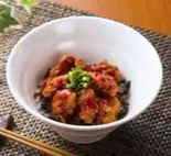 ヤンニョムチキン丼（レインボーキッチン住道店）