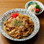 ソース焼きそば ミニポテトサラダ付き（居酒屋よあけ）