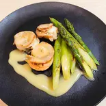 帆立とアスパラのガーリックバターソテー(お好み焼き 小川屋)