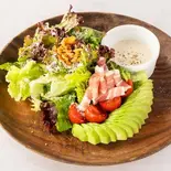 Caesar Salad with Pancetta and Avocado パンチェッタとアボカドのシーザーサラダ（MR.OLDMAN DINER）