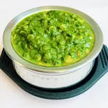 豆とほうれん草のカレー Bean and spinach curry(デュセニ村8 市川新田店)