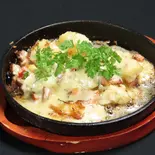 チーズたっぷり焼いたポテトサラダ(鉄板焼き Shin.)