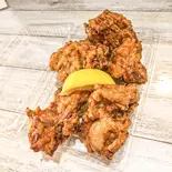 鶏のから揚げ(1個)（粉物居酒屋 Bagus）