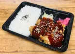 【復刻4個入】ヤンニョムチキン弁当(きやり亭)