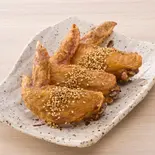 秘伝の手羽先唐揚げ！(3本盛り)（カドクラ商店荏原町）
