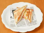 ハムとチーズのホットサンド（自転車と紅茶のおみせ ゆいの壁）