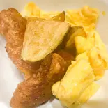 手作り唐揚げ2個手作り卵焼き皮付きポテト（喫茶 たんぽぽ）
