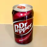 ドクターペッパー (350ml)/ Dr pepper（チキンオーバーライス【Chicchiki Chicken PLATTERS】チッチキチキンプラッターズ）