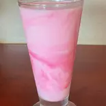 ストロベリーラッシー Strawberry lassi（インドアジアンレストランバガィチャ）