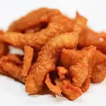オルレアン風鶏皮の唐揚げ（日進斗金フライドチキン）