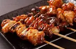 自慢の焼き鳥、焼きとん 10種盛り合わせ（焼き鳥道場 渋谷並木橋店）