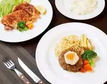 (2)(4)おろしハンバーグとチキンの盛り合わせ Daikon Radish Hamburg Steak ＆ Chicken Platter（キッチンきむら）