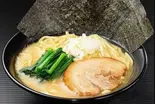 濃厚豚骨家系ラーメン（横浜家系ラーメン春樹 笹塚店）