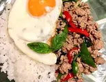 ガパオライス（インドカリーダイニング＆バー パリワル）