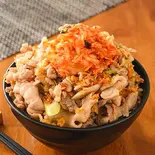 キムチオニオンガーリック焼き豚丼肉大盛 (お肉400g)（激盛り豚丼 メガトン 江古田店）