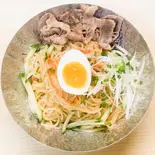 和牛カルビ塩にんにくビビン麺（盛岡ビビン麵 HM東十条店）