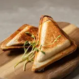 ホットサンドイッチ フィリング3つ Toastie (Hot Sandwich) 3 fillings（Blarney Irish Pub ＆ Cafe Kitte）