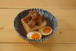 ◎◎名物！！煮玉子入り肉豆冨(黒)Specialty！ Meat tofu with boiled egg (black)（大衆食堂 安べゑ 御徒町研修センター店）