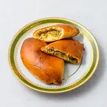 バター香る焼きピロシキ（イクラバル）