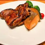 New・皮なし鶏モモ肉の照り焼きチキン+サーモン Teriyaki Chicken Thigh + Salmon（筋肉食堂 六本木店）