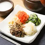 ナムル盛り合わせ Namul Assortment（Jijimigo三軒茶屋本店）