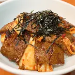 キムカル丼(小)（新昌苑）