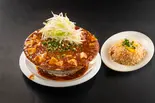 野菜マシ麻婆ラーメンと半豚炒飯 Mapo Ramen with Plenty of Vegetables and Half of Pork Fried Rice（【麻婆ラーメンと炒飯】麺炒菜館 新宿歌舞伎町店）