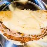 チキンカバブナンサンド Chicken kabab Naan Sando（ニューマリカ）