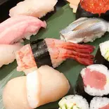 握り寿司7貫+巻物(鮨、鰻の割烹勘べえ)