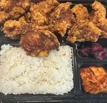 はみ出し唐揚げ弁当(弁当と丼の深夜食堂 寺田町店)