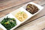 ナムル盛り合わせ / assorted vegetables /나물모둠（韓国料理＆生サムギョプサル ビビサム 池袋東口店）
