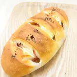 ベーコンとチーズのお食事パン（BREAD WORKS U）