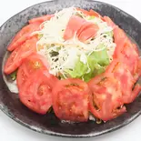 トマトサラダ(Tomato Salad)（インドレストラン＆バー ディヤ）