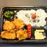 からあげ(モモ)弁当（お弁当のマルクラ）