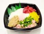 ばくだん丼 A bowl of rice topped with fish and natto（海鮮丼’z 駒込店）