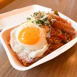目玉焼きナポリタン(カフェバー ロコ)