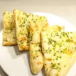 ガーリックナン(Garlic nan)（亜細亜食堂ミルチ 生田店）