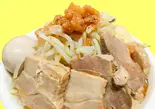 豚ラーメン 大味玉（ラーメンぶうちゃん 船橋北口本店 二郎インスパイア）