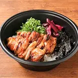 焼鳥丼（アッチャンノカラアゲヤ×ヤキトリトリジュウ）