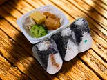 夜限定セット(おにぎり3種+唐揚げおかずボックスS)（青森おにぎり ままけ）