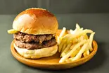 国産牛ダブルバーガー(ポテト付)(Kurodo's Burger)