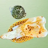 ほうれん草チキン＆プレーンナンセット（Himalaya MOMO）