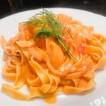 オマール海老のビスクとトマトのクリームパスタ/ 生パスタ・フェットチーネ（マロニエ）