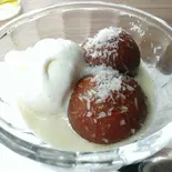Gulab Jamun with yogurt（MINI NEPAL DINING and Bar）
