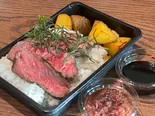 【BOX】特選 愛知牛サーロインステーキ(100g)（愛知牛ステーキ＆サラダ ザ リビングルーム ウィズ スカイバー）