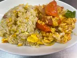 玉子とトマト炒めチャーハン丼（康楽）